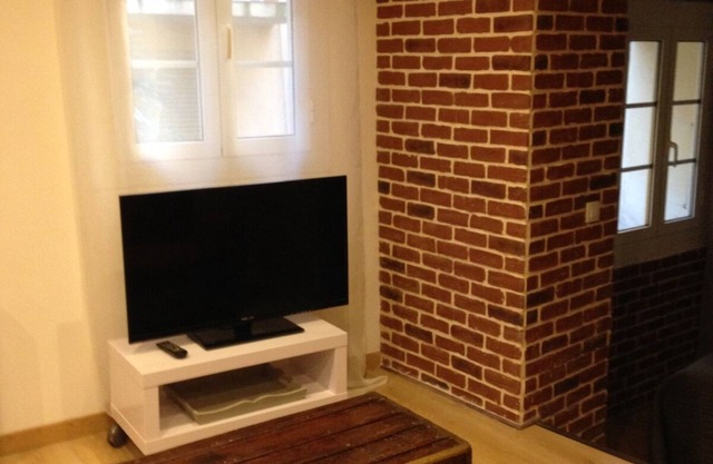 2-bedroom rental in the heart of the old Nice, a few steps away from Promenade