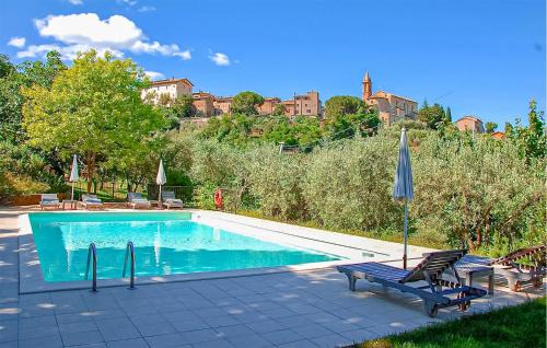 2 Bedroom Stunning Apartment In Paciano