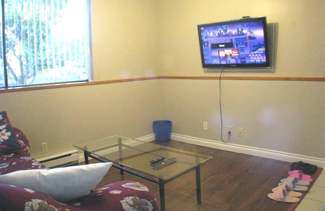 2 Bedroom Suite - Near University BC