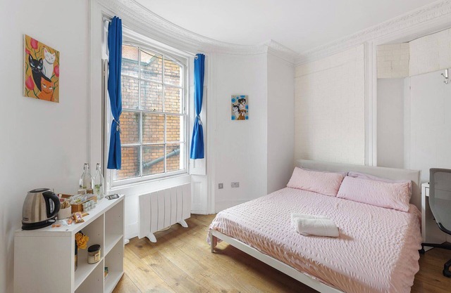 2 bedroom w/ensuites-Sleeps 6, 20min to CityCentre