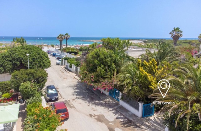 2 bedrooms - 1 bathroom with shower - air conditioning - wifi - parking space