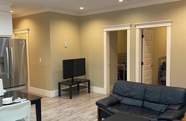 2 bedrooms in west side