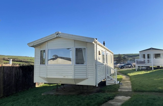 2 Bedrooms, Sleeps 6, Fast WiFi, Pets Ok