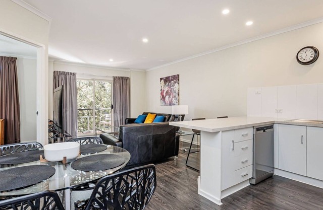 2 BR Apartment with Car Parking on Melbourne Street