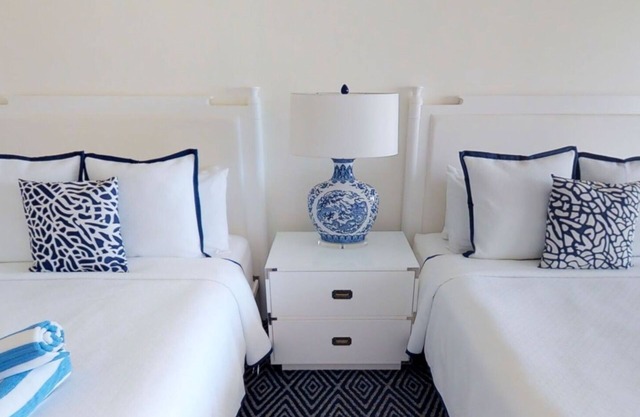 2 Charming Oceanfront Rooms w/Full-Service Marina & Bike Rentals - Pets Welcome
