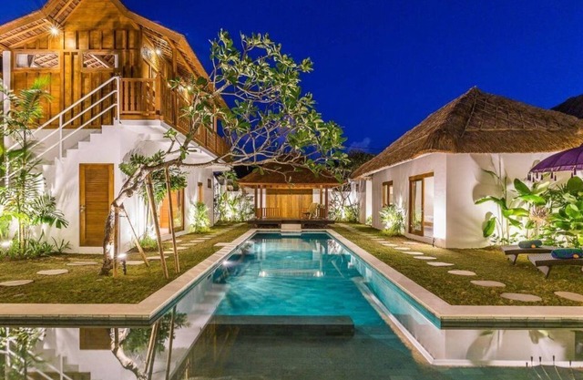 2 Connected Villas in Seminyak street