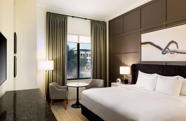 2 Connecting Suites at a 4⭐️ Hotel