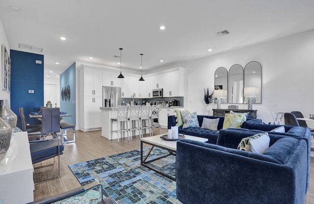 2 Designer homes! Managed by BNR Vacation Rentals