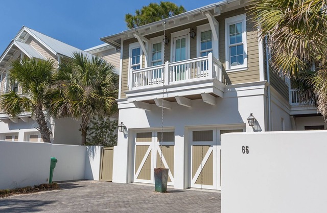 2 Homes Side by Side, Sleeps 20 with Pool + Free Attraction Tickets!