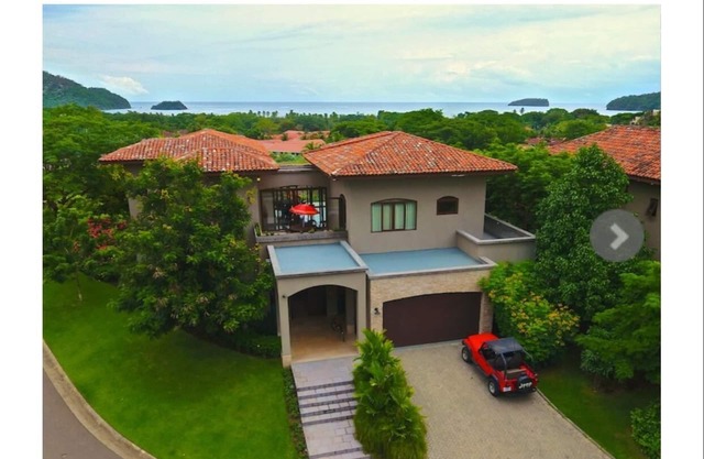 2 Houses Property for big families!