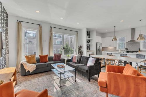 2 Lux Homes with Rooftop Views Sleeps 24