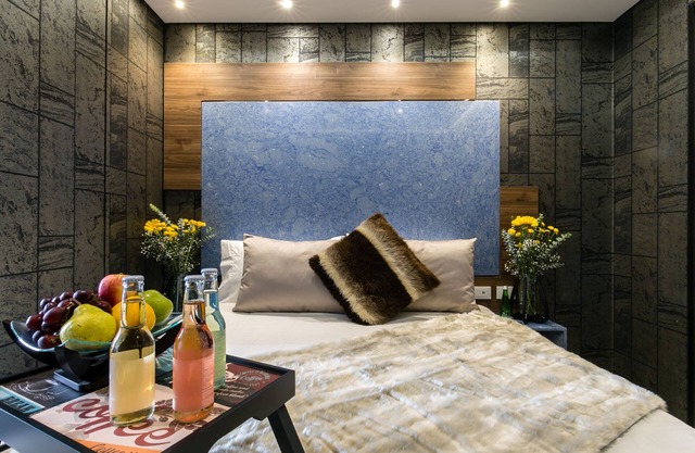 2 Luxury Rooms with Window