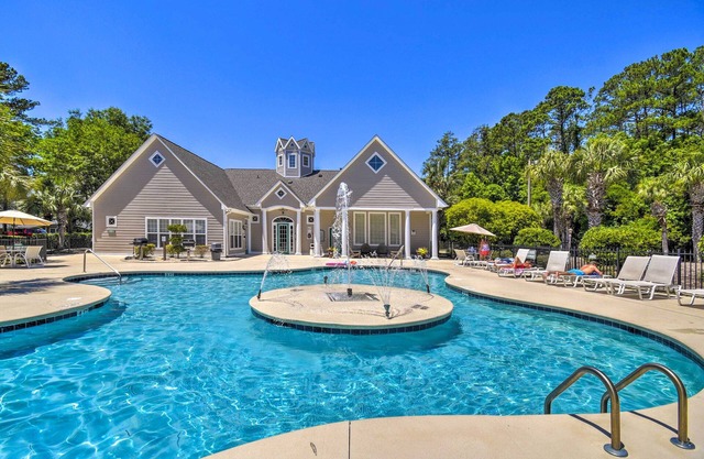 < 2 Mi to Beach: Savannah Shores Resort Condo!