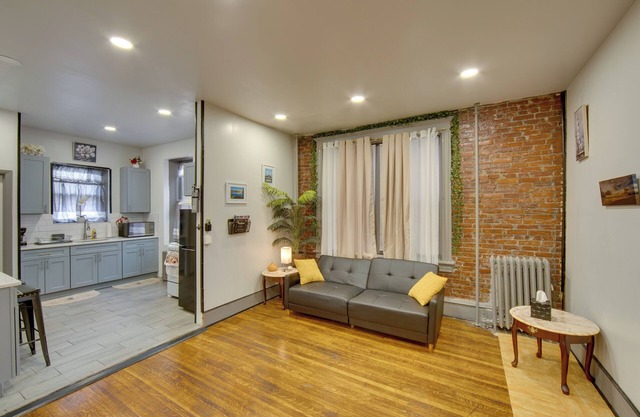 < 2 Mi to Downtown & Capitol: Harrisburg Hideaway