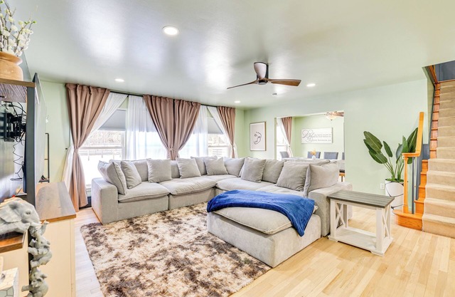 2 Mi to Dtwn: Retreat w/Game Room in Delhi!