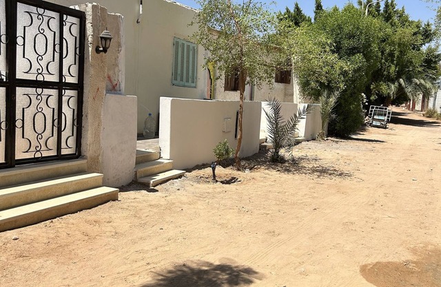 2 min walk to the Sea/shared garden with sky view ,Wi-Fi , pet friendly