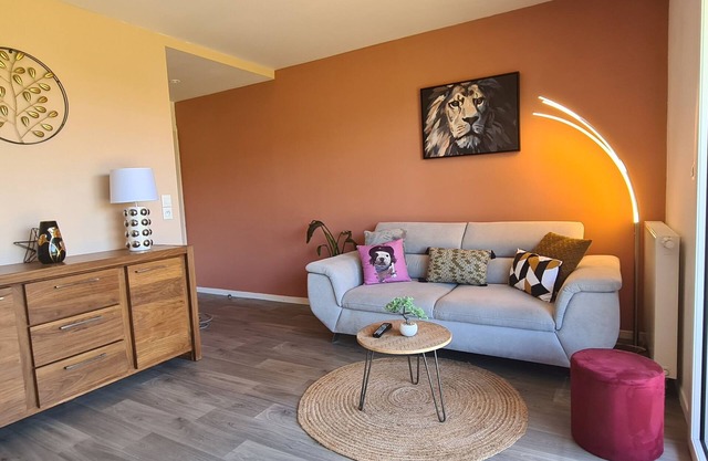 2 mn walk from the white sand beach, apartment, garden and terrace, wifi