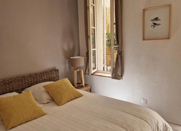 2 pièces dans le centre avec petite terrasse 3*