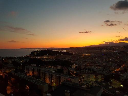 2 PIECEs BALCON VUE IMPRENABLE MER-VILLE-MONTAGNE