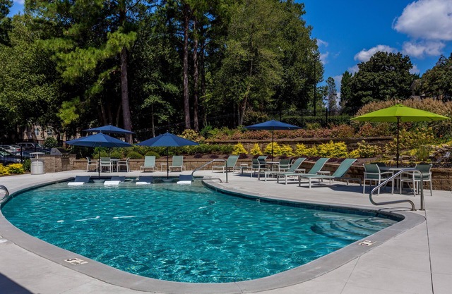 2 Riverside Atlanta - Nestled in nature, close to everything!