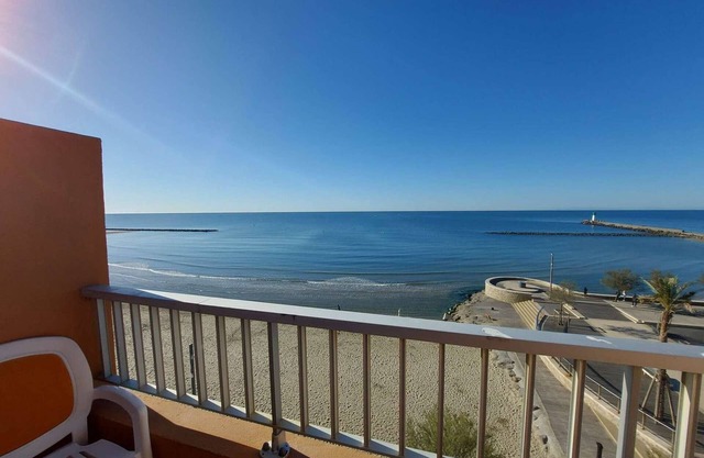 2-room apartment with terrace and private parking, Grau d'Agde
