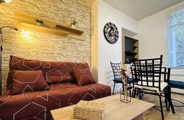 2 room apartment in the heart of the residential area of Velpeau