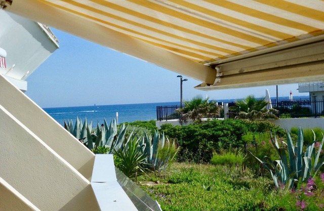 2 ROOMS LUXURY "NEW YORK" DIRECT BEACH-HELIOPOLIS-NATURIST VILLAGE -LE CAP D'AGDE