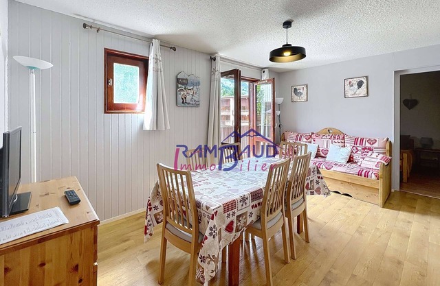 2 rooms Renovated cabin 6 beds West facing