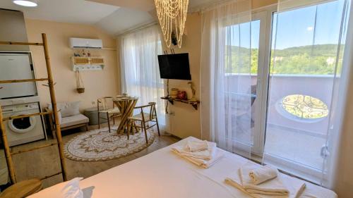 2 Stylish Studios - 100m from Smokinya Kavatsi Beach by Flat Mаnager