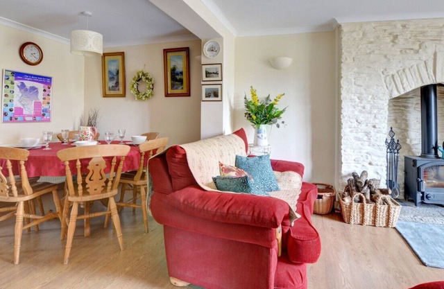 2 Tan-yr-Eglwys - Three Bedroom House, Sleeps 5