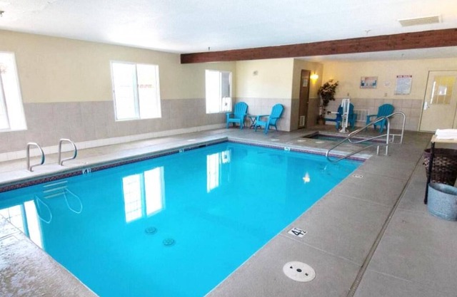 2 x 2 Double Beds Accommodations at FairBridge Inn & Suites Kellogg