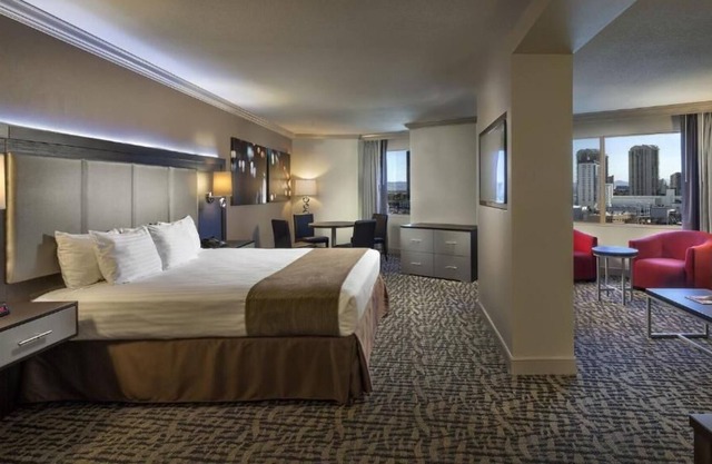 2 x Boulevard Suite at The STRAT Hotel, Casino & SkyPod