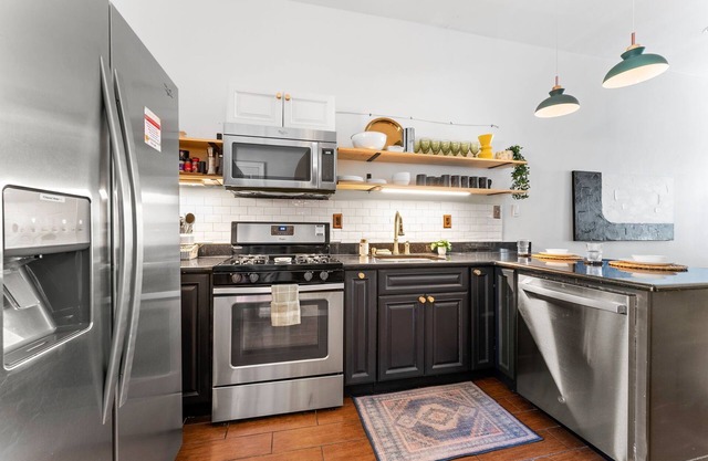 ⭐️20 Minutes to NYC^🗽Decorator's House/4BED+3BATH/A+ area ⭐️