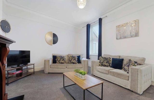 20%OFF | Family 4BR Home | Seafront walks & Arbeia