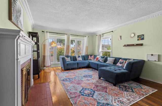 20% OFF Monthly & Charming 3BR w Private Backyard