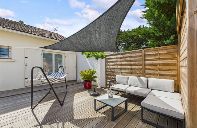200m from the beach – Large terrace for 4