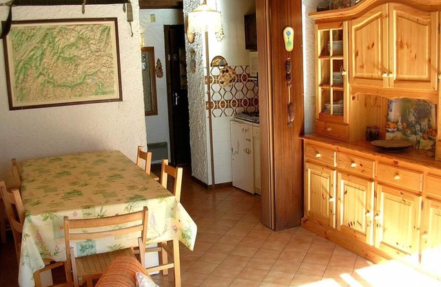200m from ski slopes, 2nd floor, view village, balcony, tv, ski locker, 48m², Champagny-en-Vanoise