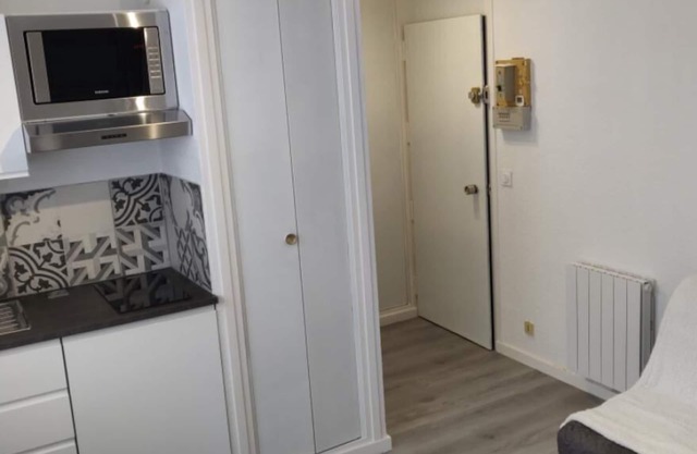 200m from ski slopes, 7th floor, tv, ski locker, 18m², Chamrousse