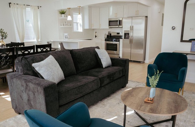 2023 Luxurious 6 bed / 4 bath NYC near JFK!