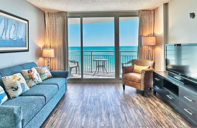 ❀2024 Newly Renovated❀ Oceanfront Luxury 2BR2BA/Balcony/Quite/CLEAN/Heat Pools