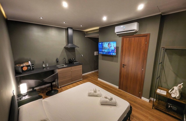 203 - Boutique Studio with private balcony