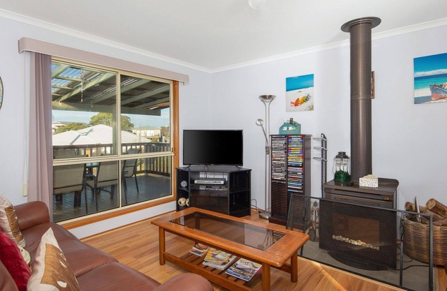 22 Panorama Avenue, Sunset Strip - great house on a large block
