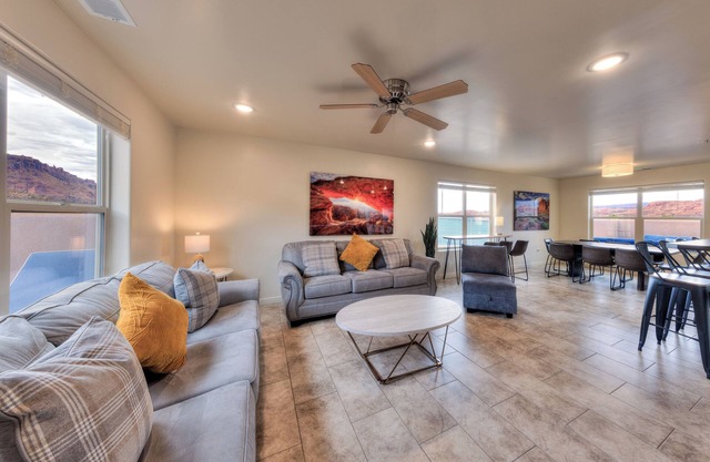 23A1 Two King Suites, Views, Shared Pool & Hot Tub