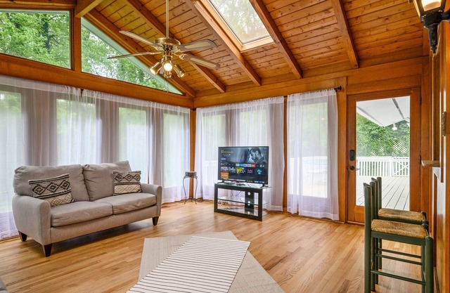 2431 Weatherford Court, Marietta