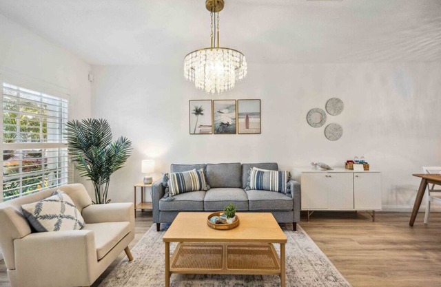 25 Min Ana Maria Is. 15 min IMG, Bendenson Park Heated Pool, Tennis, StylishHome