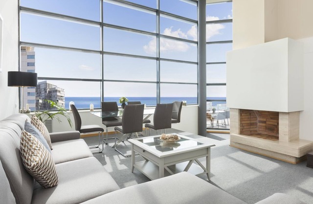 252 Exclusive Beachfront Penthouse w/Pool I