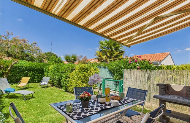 280m from the beach - Pool - Sleeps 4