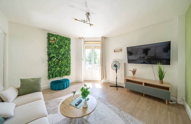 29. Le Julie -Spacious - 5 pers' - 3 beds - Railway station 500m