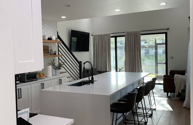 2B2B CONDO In BEACH AREA