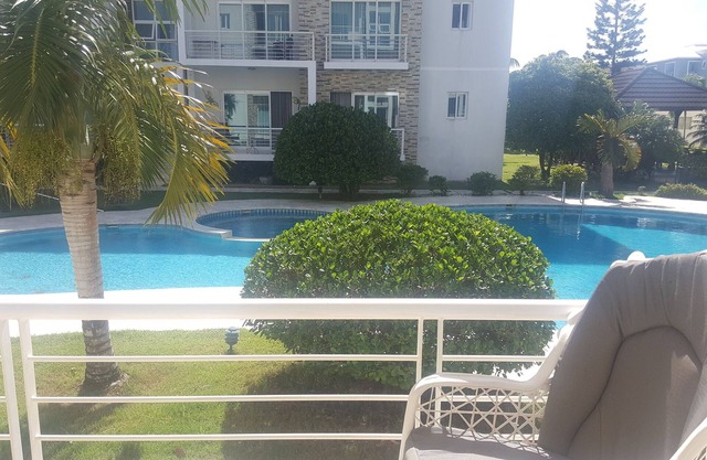 2BD groundfloor condo perfect for seniors no parties, no street girls, no pets